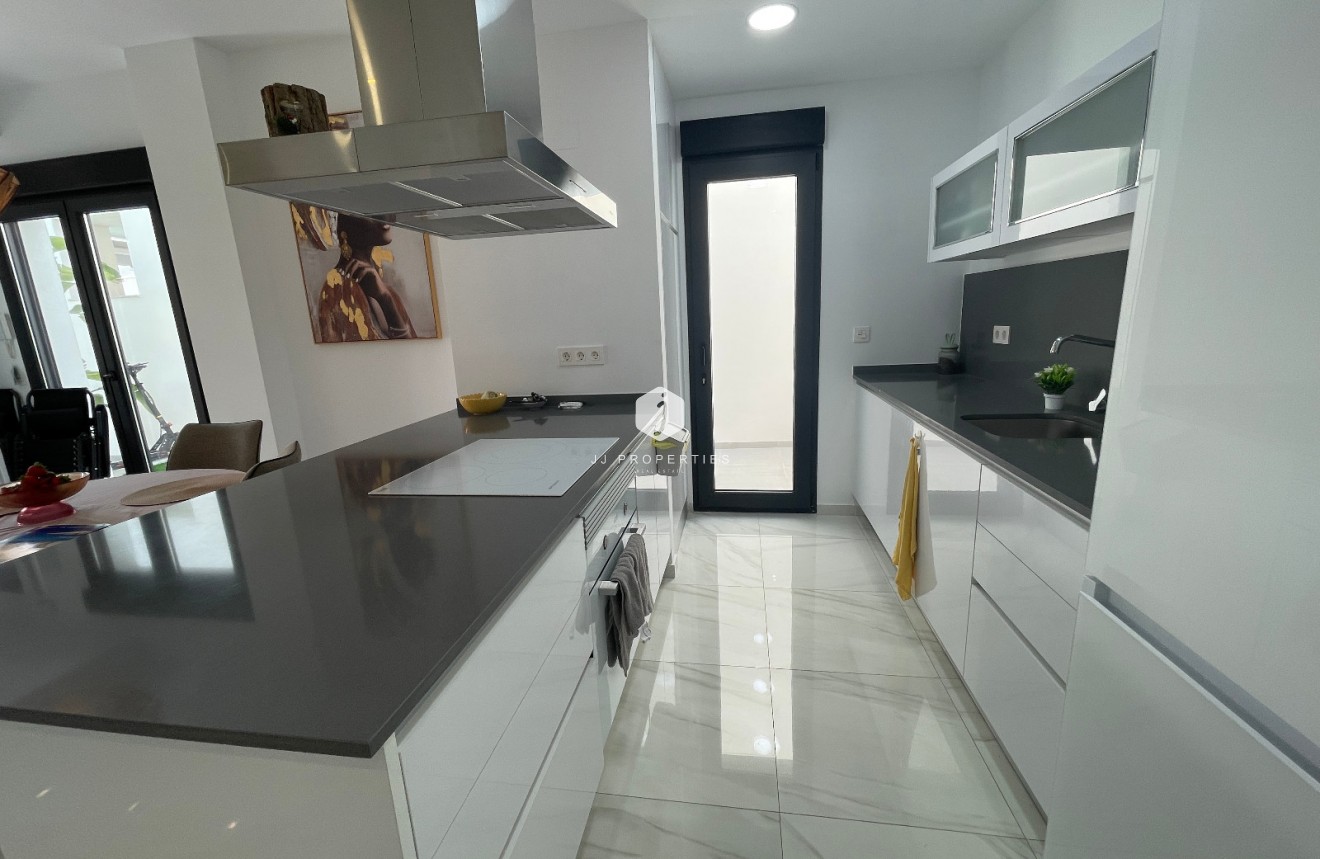 Resale - Villa -
Benijofar - Costa Blanca