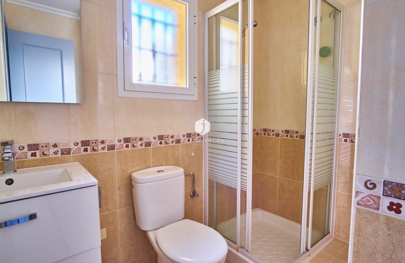 Aus zweiter Hand - Villa -
Los Montesinos - Costa Blanca