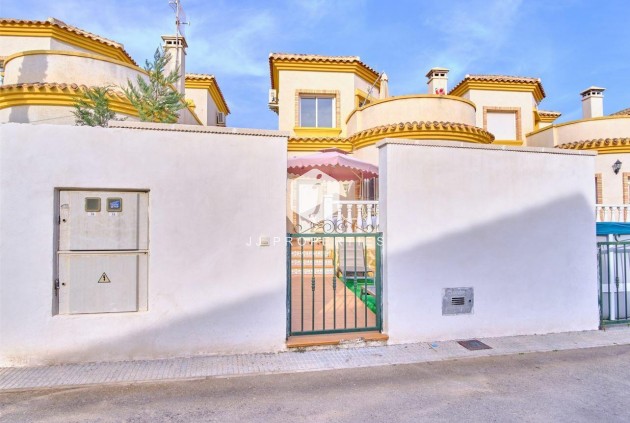 Aus zweiter Hand - Villa -
Los Montesinos - Costa Blanca