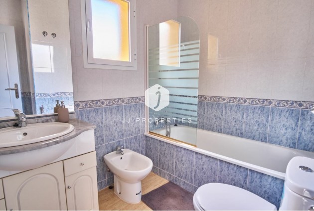 Aus zweiter Hand - Villa -
Los Montesinos - Costa Blanca