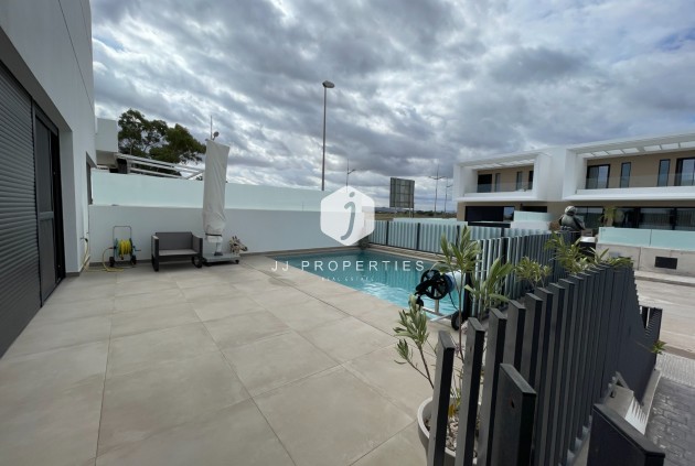 Resale - Villa -
Dolores - Costa Blanca