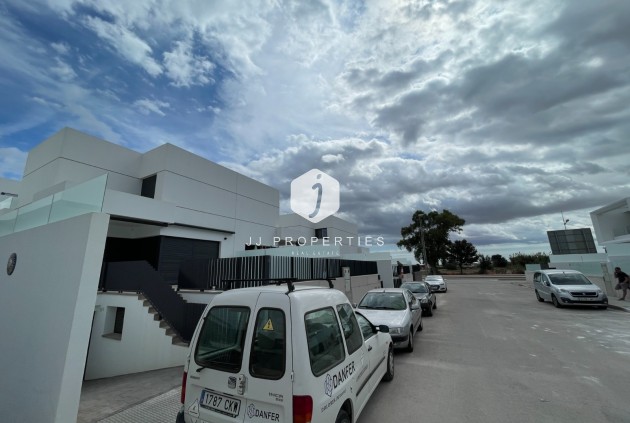 Resale - Villa -
Dolores - Costa Blanca