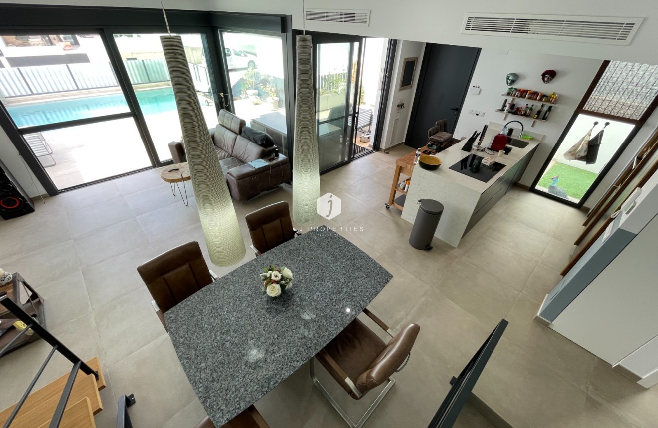 Resale - Villa -
Dolores - Costa Blanca