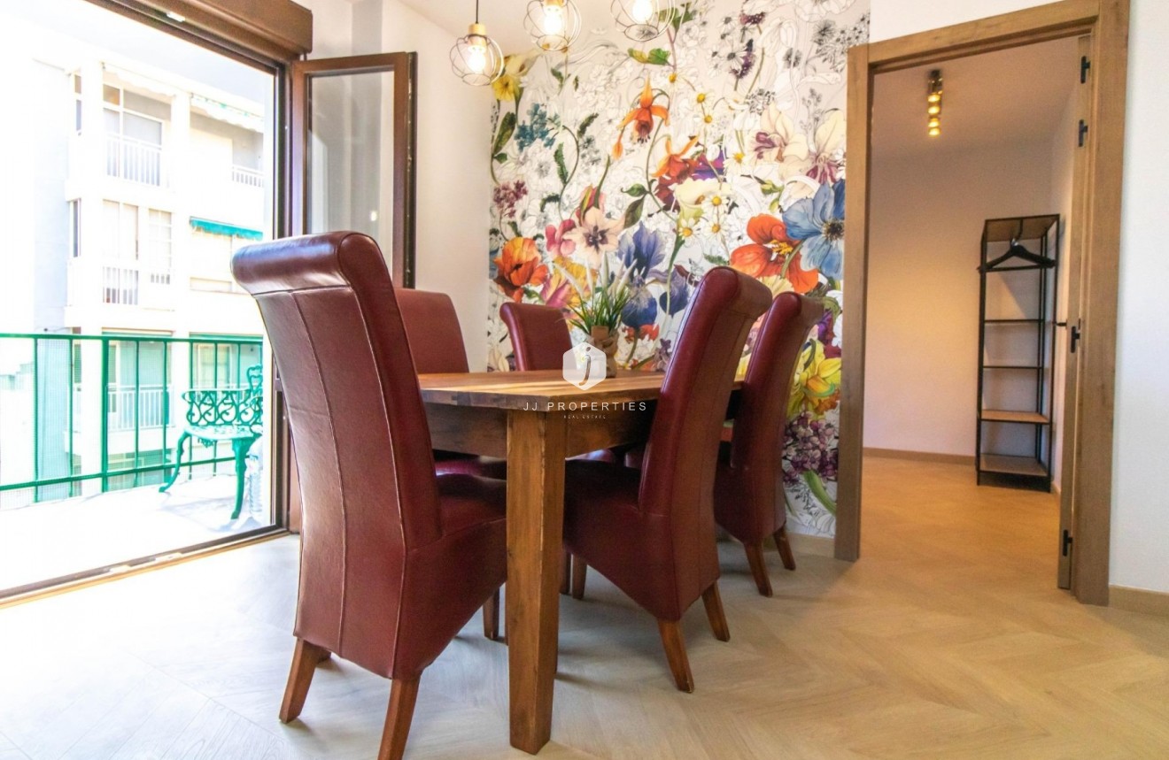 Resale - Apartment / flat -
Torrevieja - Costa Blanca