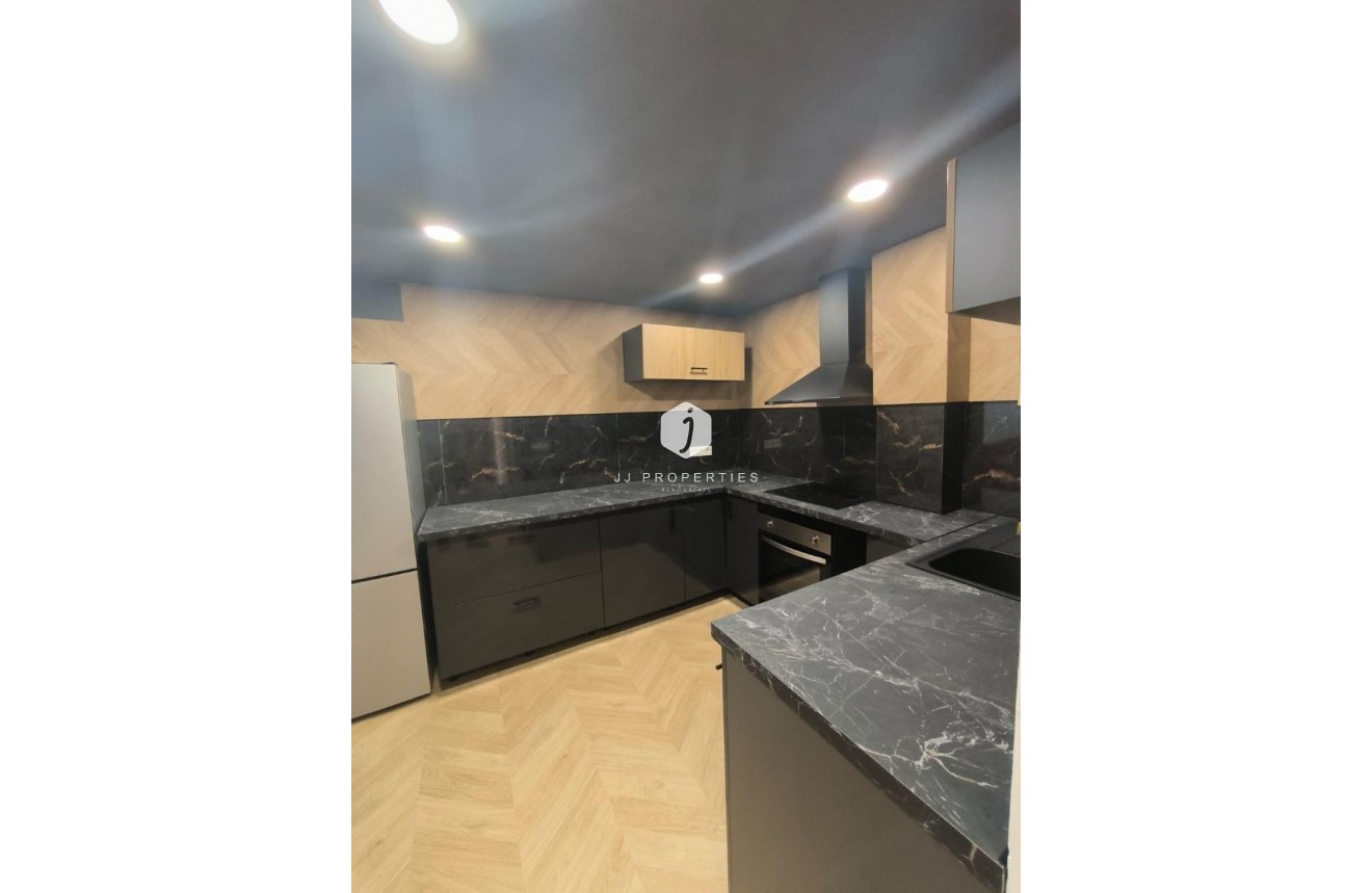 Resale - Apartment / flat -
Torrevieja - Costa Blanca