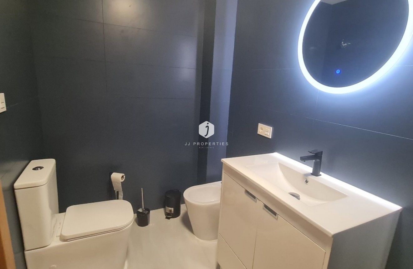 Resale - Apartment / flat -
Torrevieja - Costa Blanca