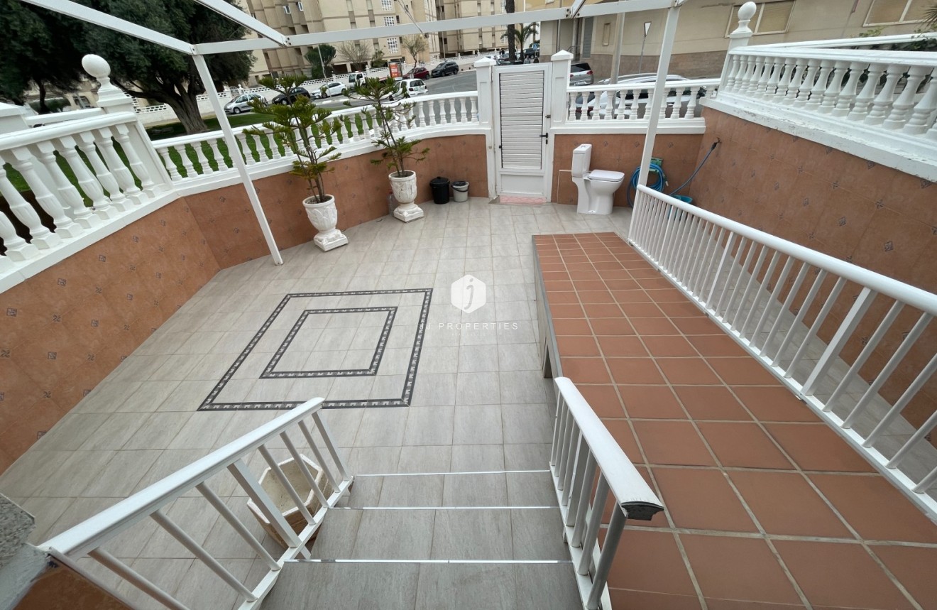 Resale - Chalet -
Guardamar del Segura - Costa Blanca