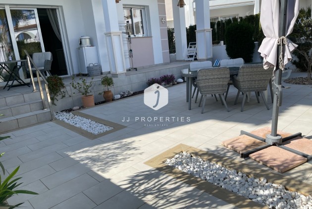 Z drugiej ręki - Mieszkanie w bloku -
Rojales - Inland