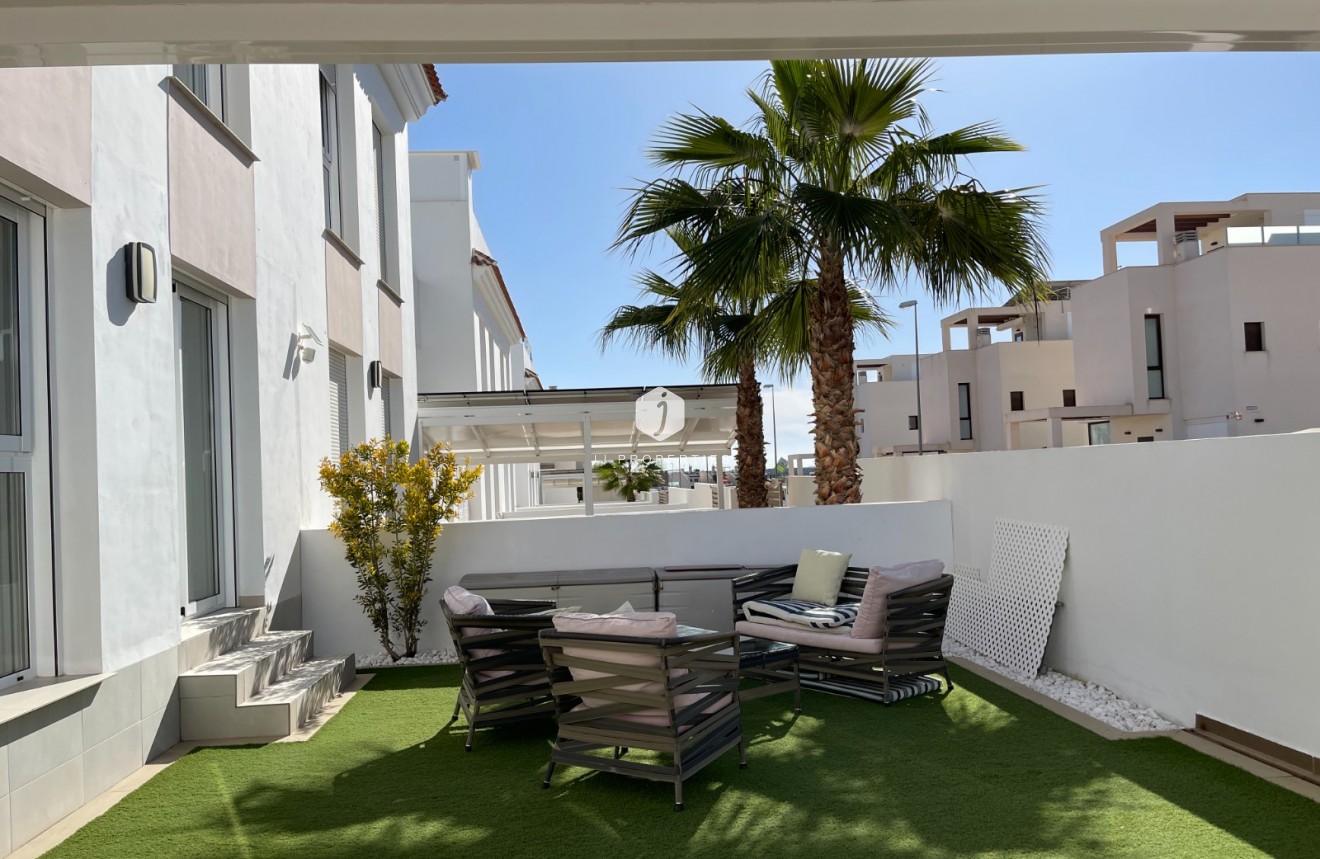 Z drugiej ręki - Mieszkanie w bloku -
Rojales - Inland