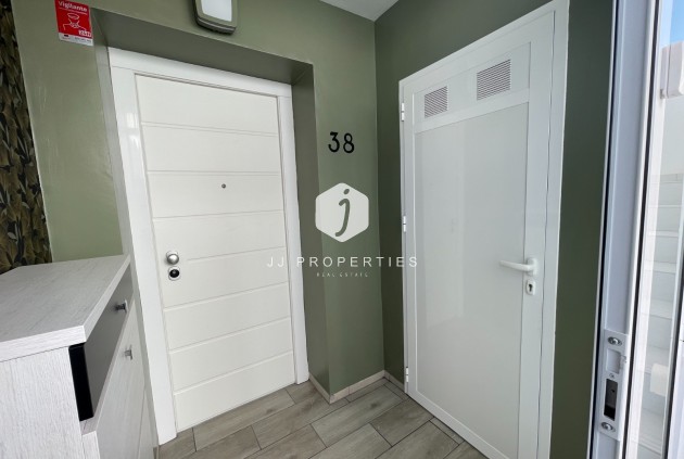 Z drugiej ręki - Mieszkanie w bloku -
Rojales - Inland