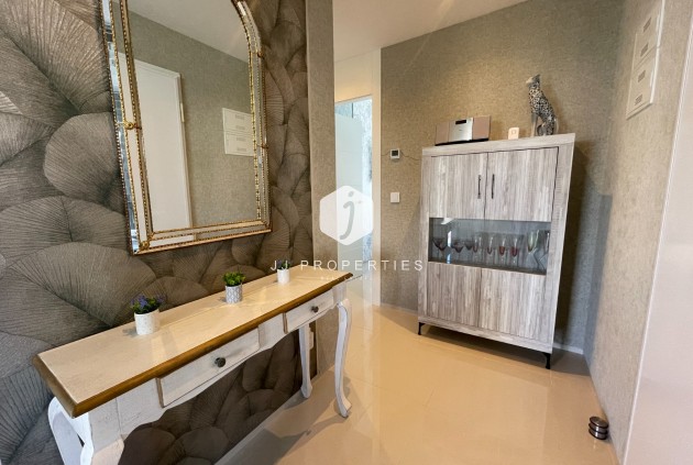 Z drugiej ręki - Mieszkanie w bloku -
Rojales - Inland