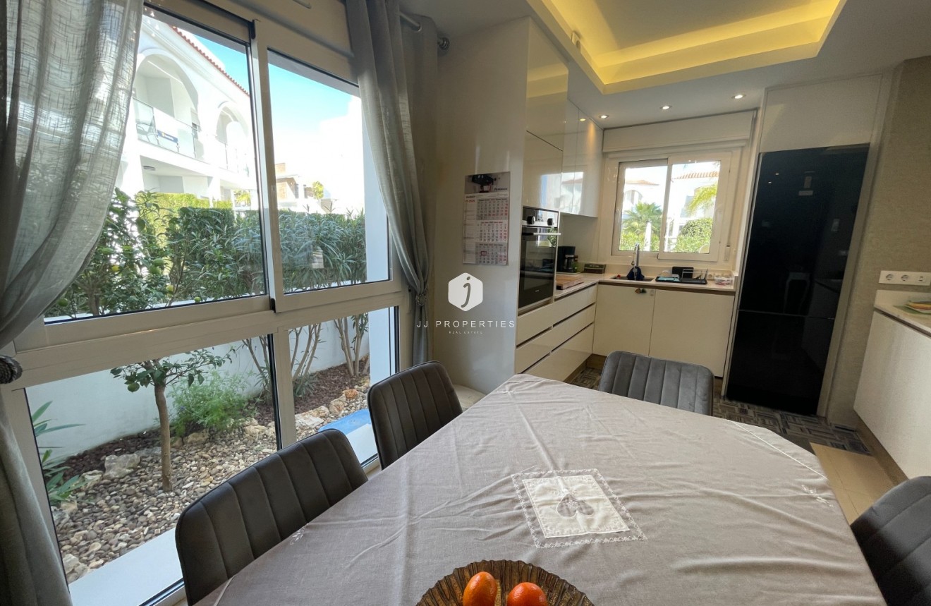 Z drugiej ręki - Mieszkanie w bloku -
Rojales - Inland