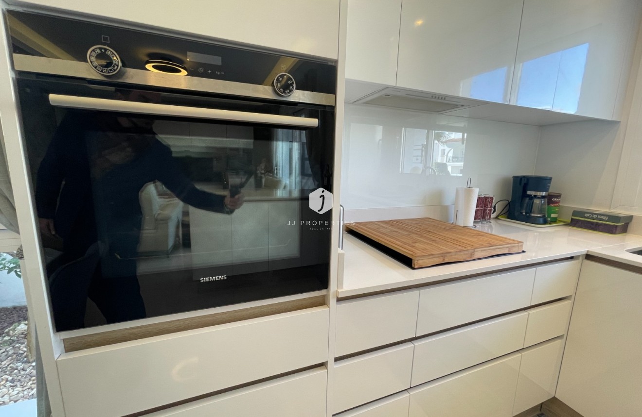 Z drugiej ręki - Mieszkanie w bloku -
Rojales - Inland