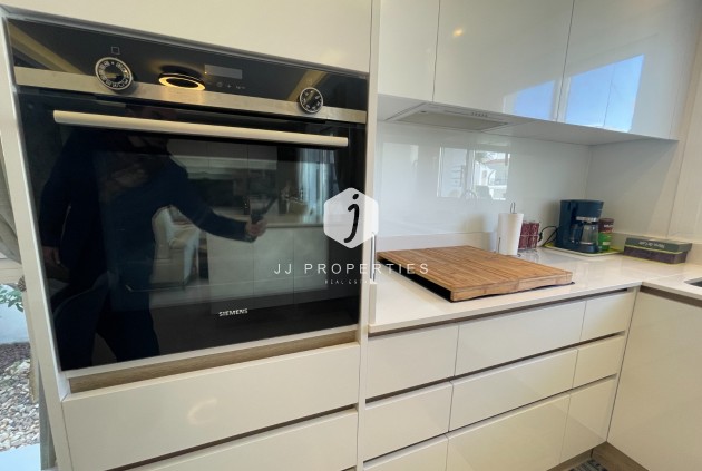 Z drugiej ręki - Mieszkanie w bloku -
Rojales - Inland