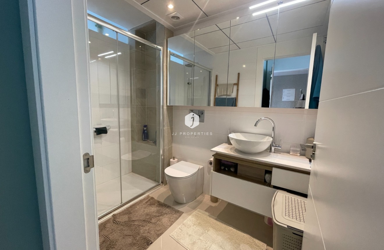 Z drugiej ręki - Mieszkanie w bloku -
Rojales - Inland