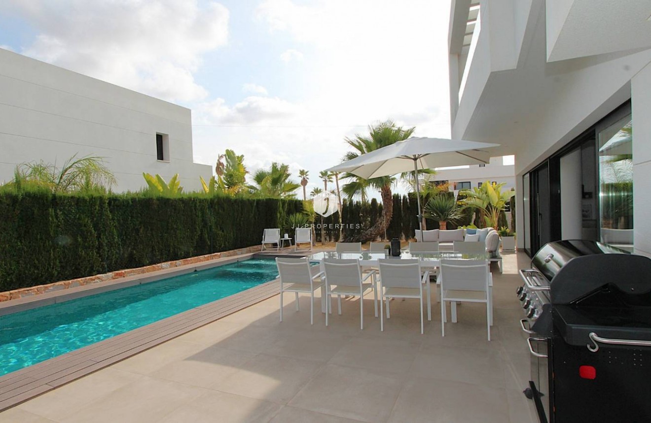 Resale - Villa -
Rojales - Inland