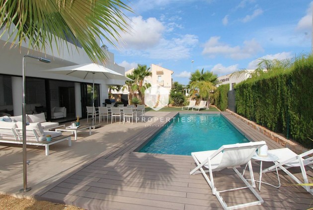 Resale - Villa -
Rojales - Inland