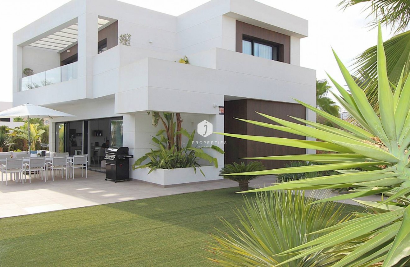 Resale - Villa -
Rojales - Inland