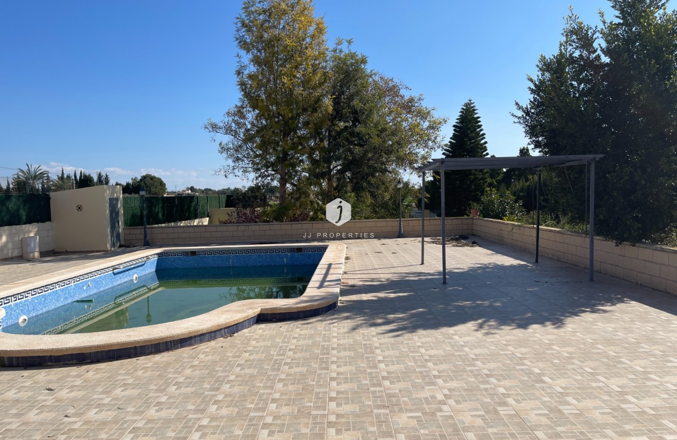 Resale - Villa -
Albatera - Inland