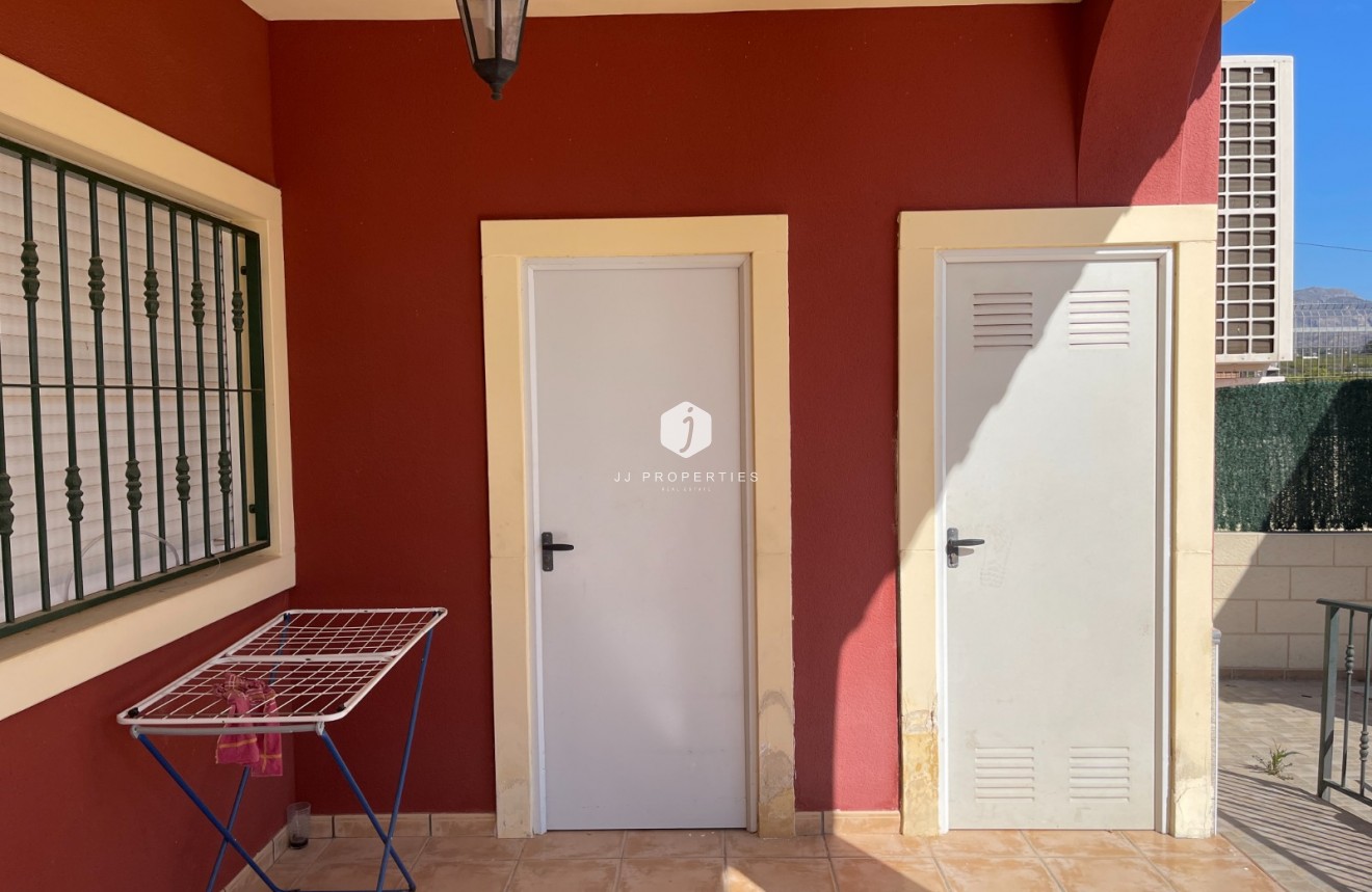 Resale - Villa -
Albatera - Inland