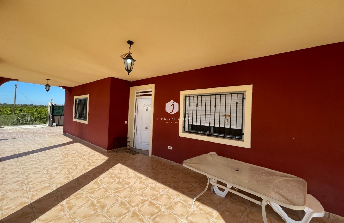Resale - Villa -
Albatera - Inland