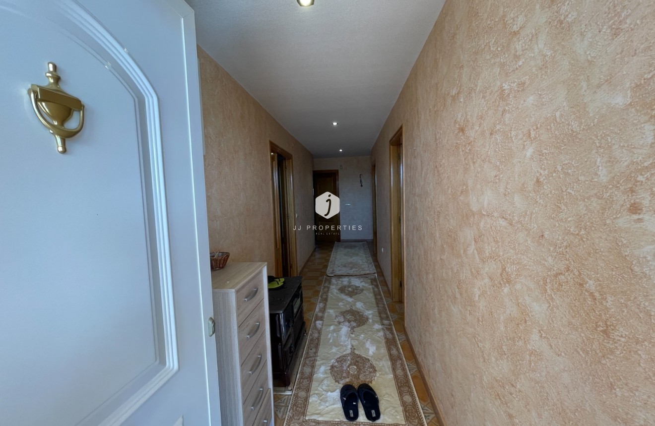 Resale - Villa -
Albatera - Inland