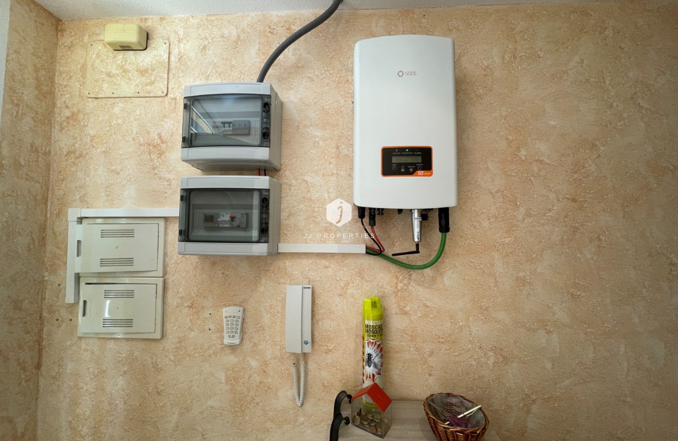 Resale - Villa -
Albatera - Inland