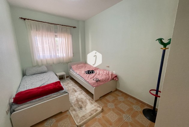 Resale - Villa -
Albatera - Inland