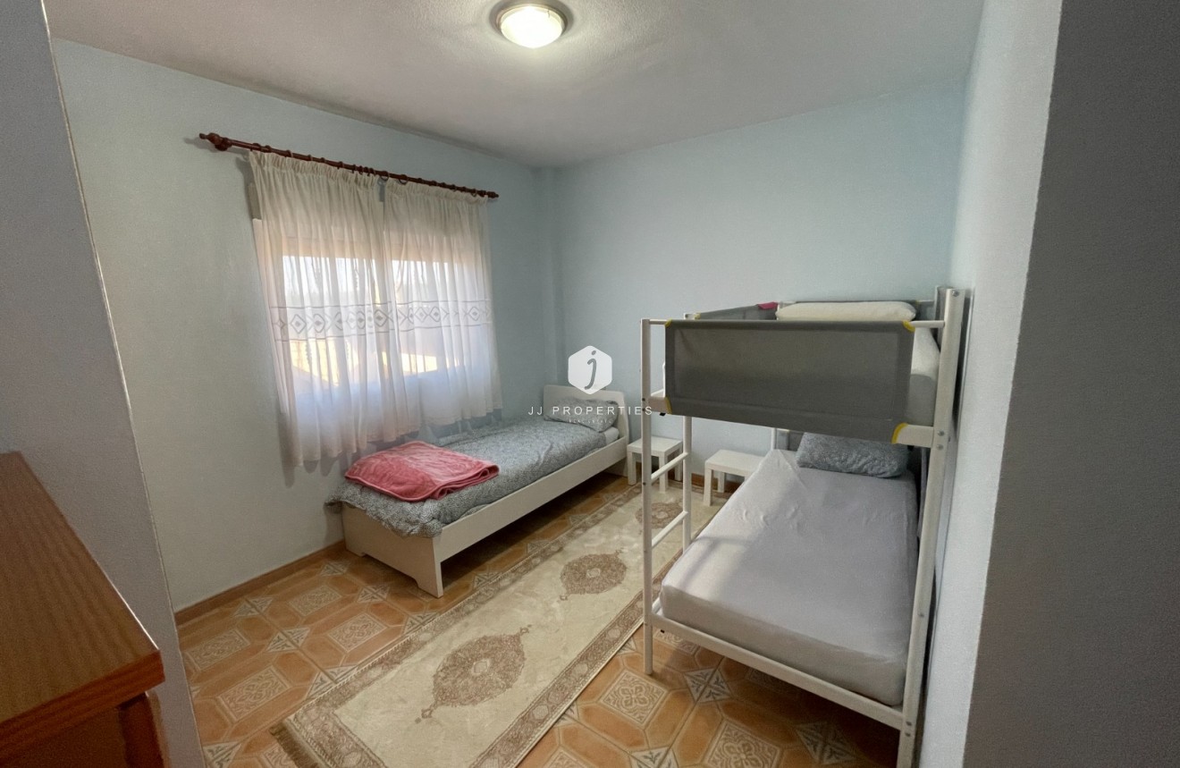 Resale - Villa -
Albatera - Inland