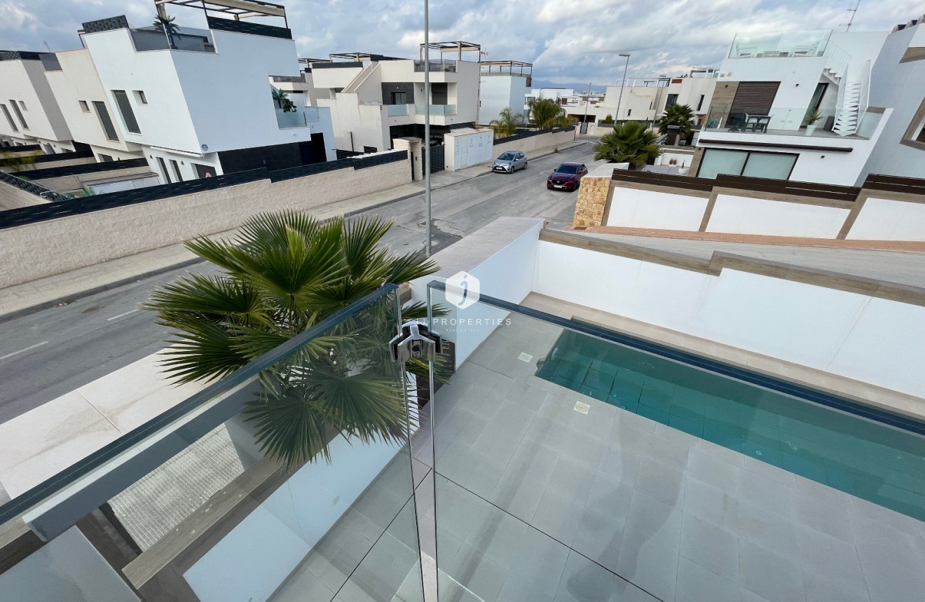 D'occasion - Villa -
Benijofar - Costa Blanca