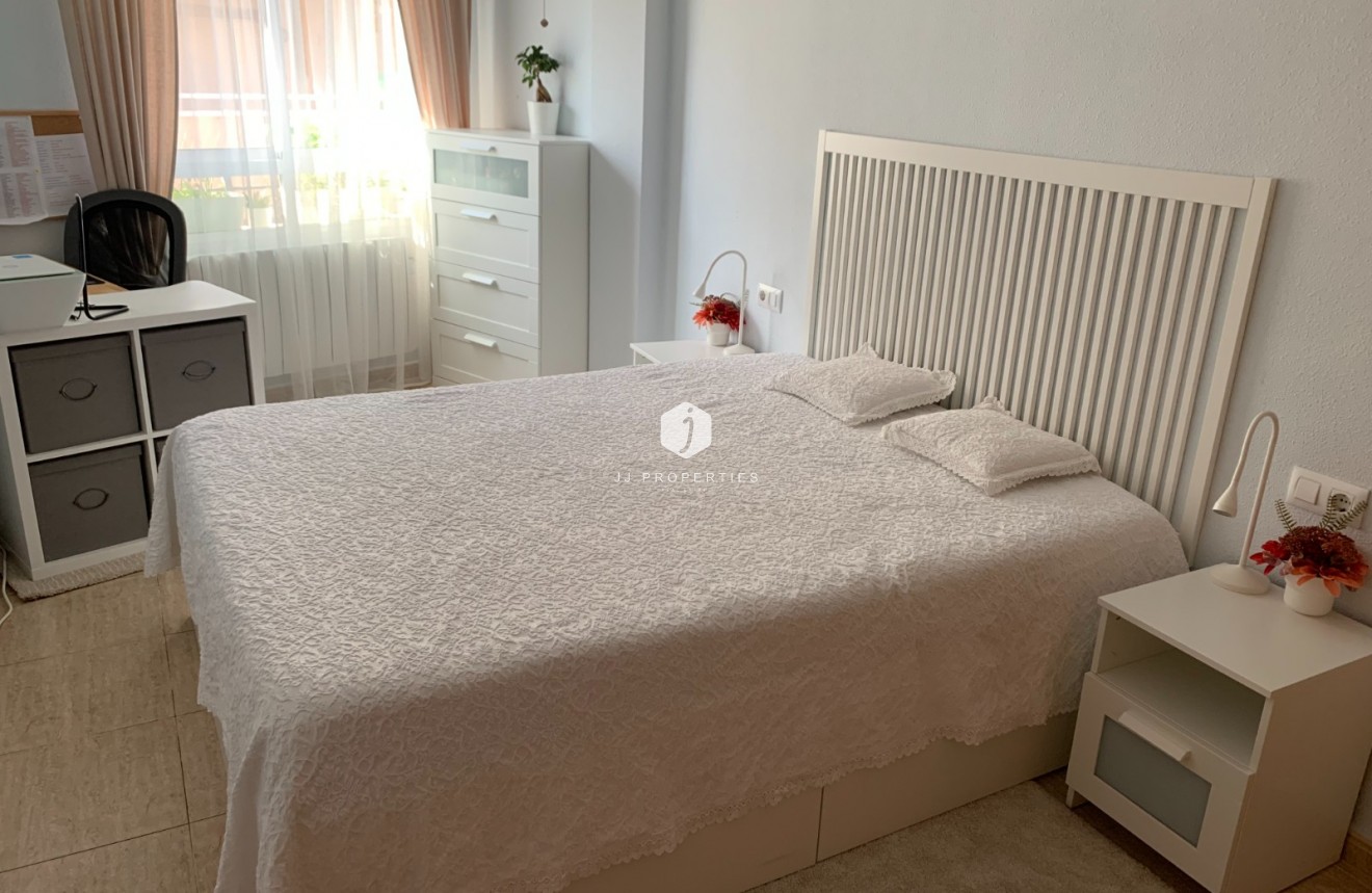 Resale - Apartment / flat -
Torrevieja - Costa Blanca