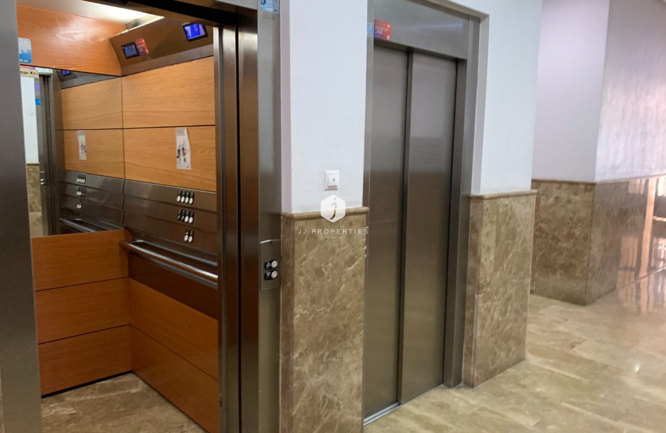 Resale - Apartment / flat -
Torrevieja - Costa Blanca