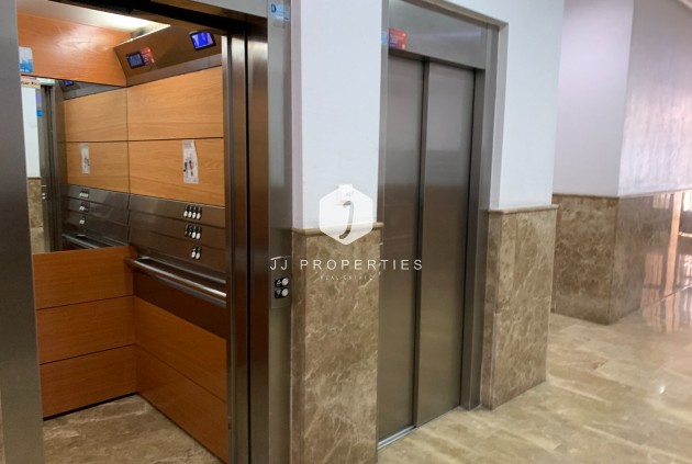 Resale - Apartment / flat -
Torrevieja - Costa Blanca