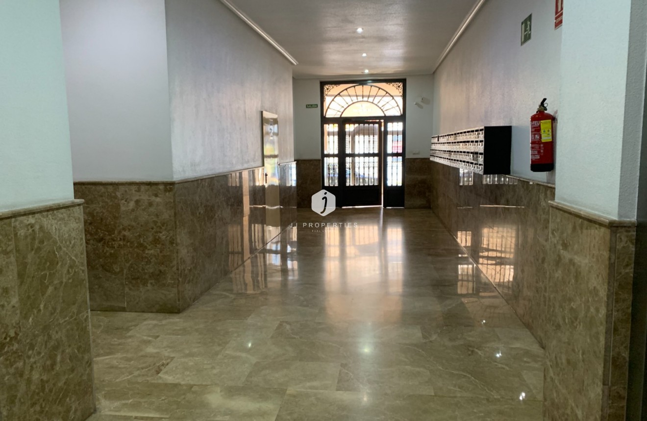 Resale - Apartment / flat -
Torrevieja - Costa Blanca