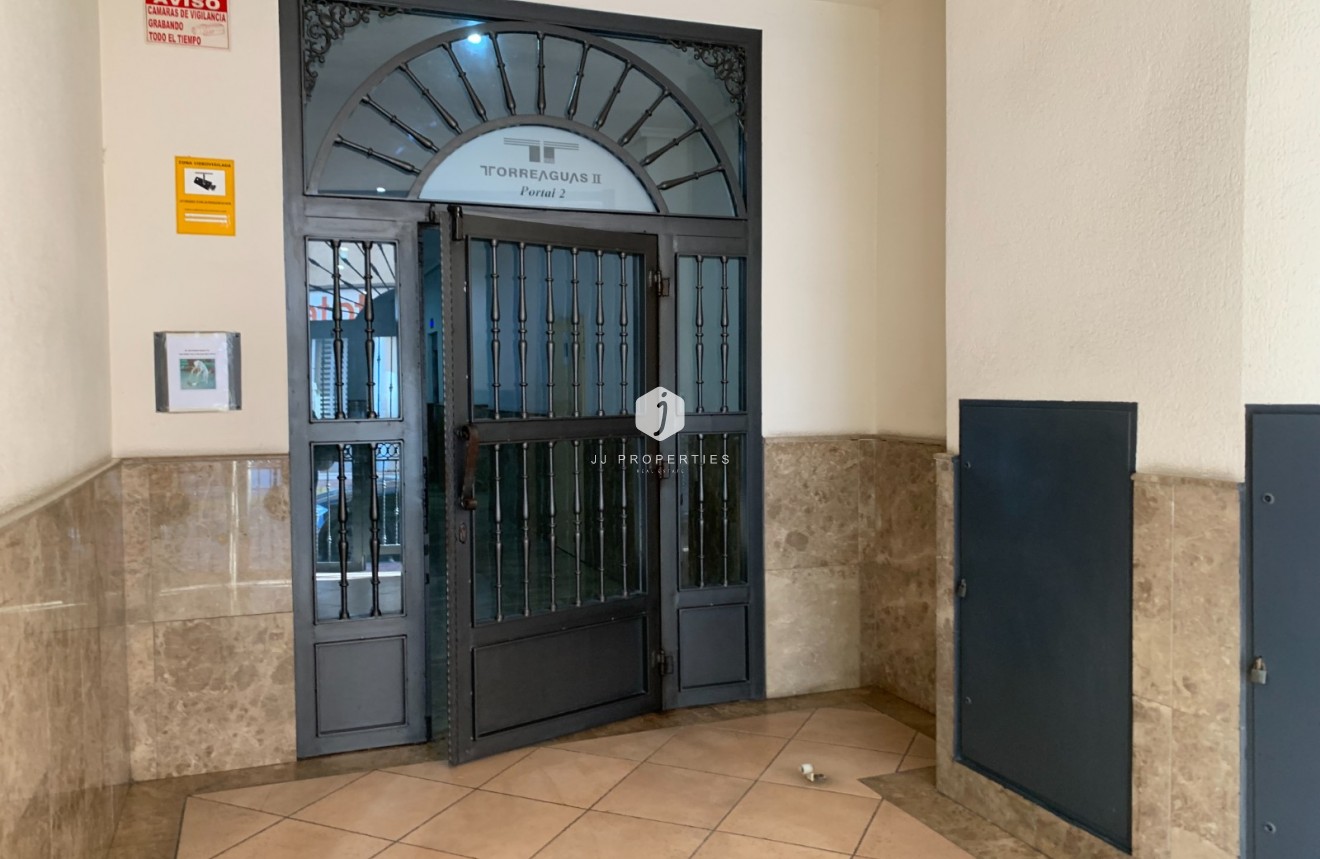 Resale - Apartment / flat -
Torrevieja - Costa Blanca