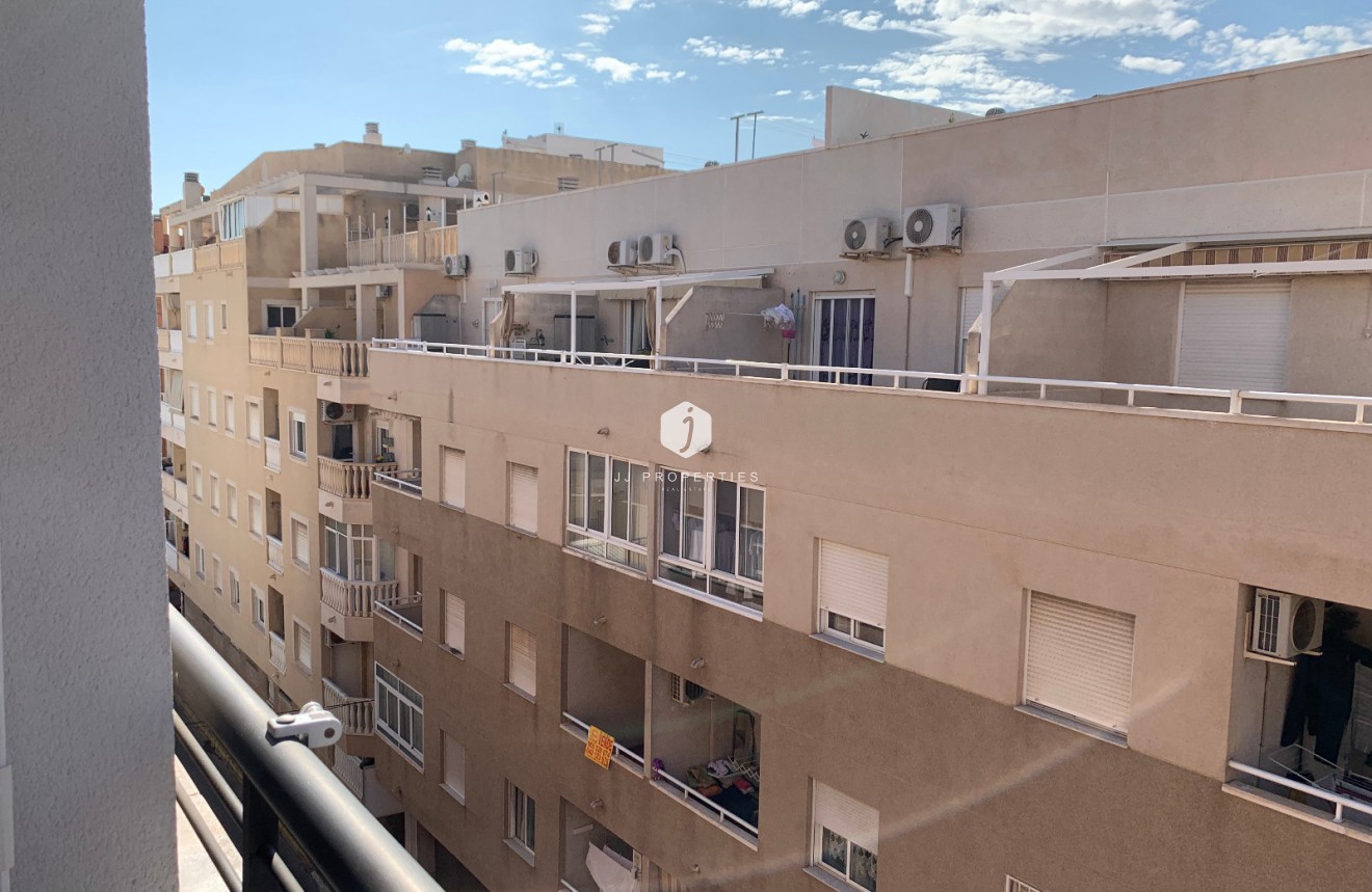 Resale - Apartment / flat -
Torrevieja - Costa Blanca