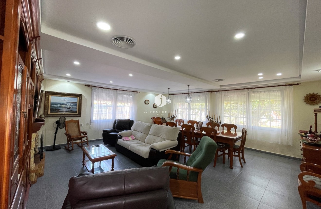 Z drugiej ręki - Villa -
Orihuela Costa - Costa Blanca