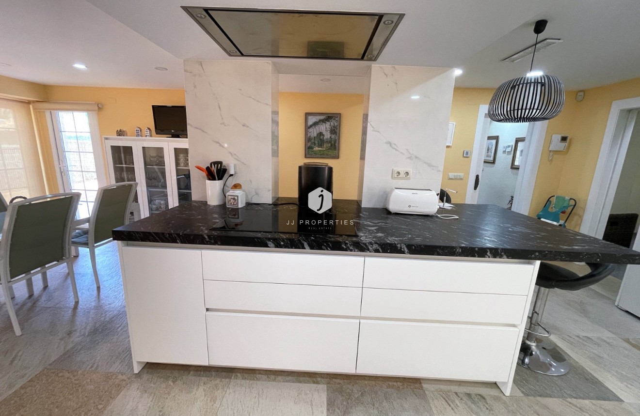 Z drugiej ręki - Villa -
Orihuela Costa - Costa Blanca