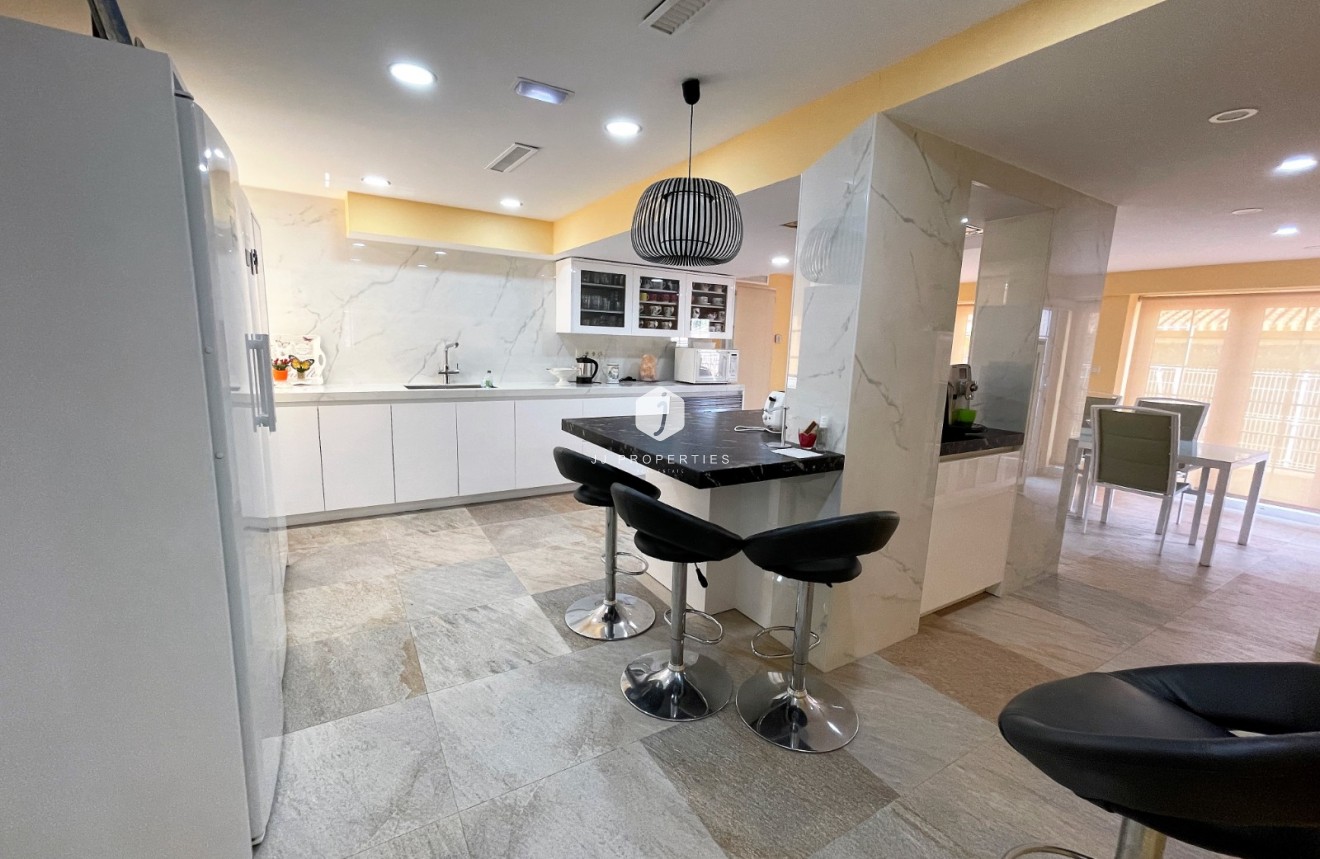 Z drugiej ręki - Villa -
Orihuela Costa - Costa Blanca