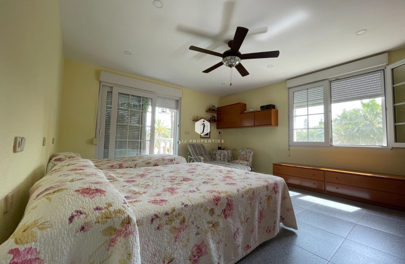 Z drugiej ręki - Villa -
Orihuela Costa - Costa Blanca