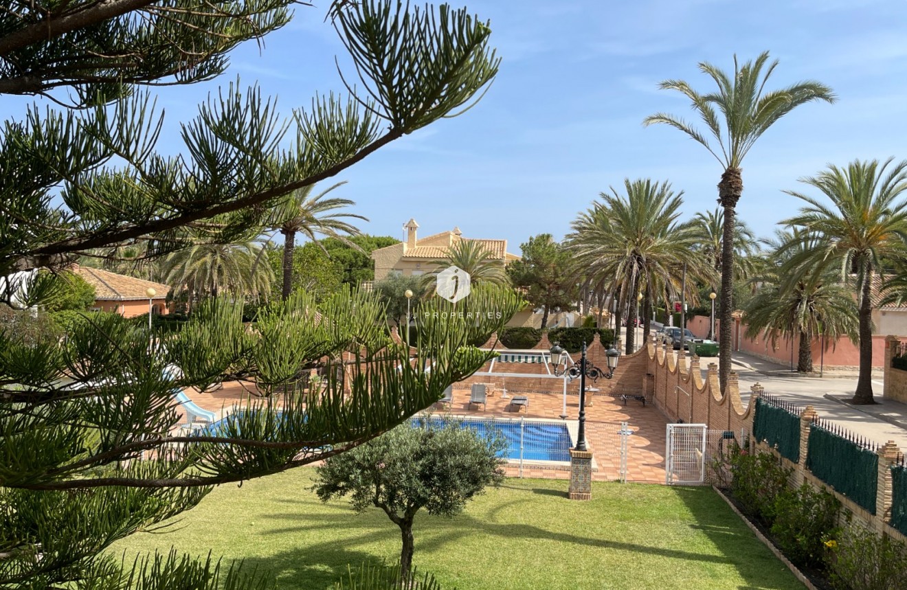 Z drugiej ręki - Villa -
Orihuela Costa - Costa Blanca