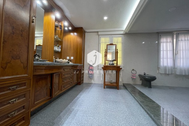 Z drugiej ręki - Villa -
Orihuela Costa - Costa Blanca