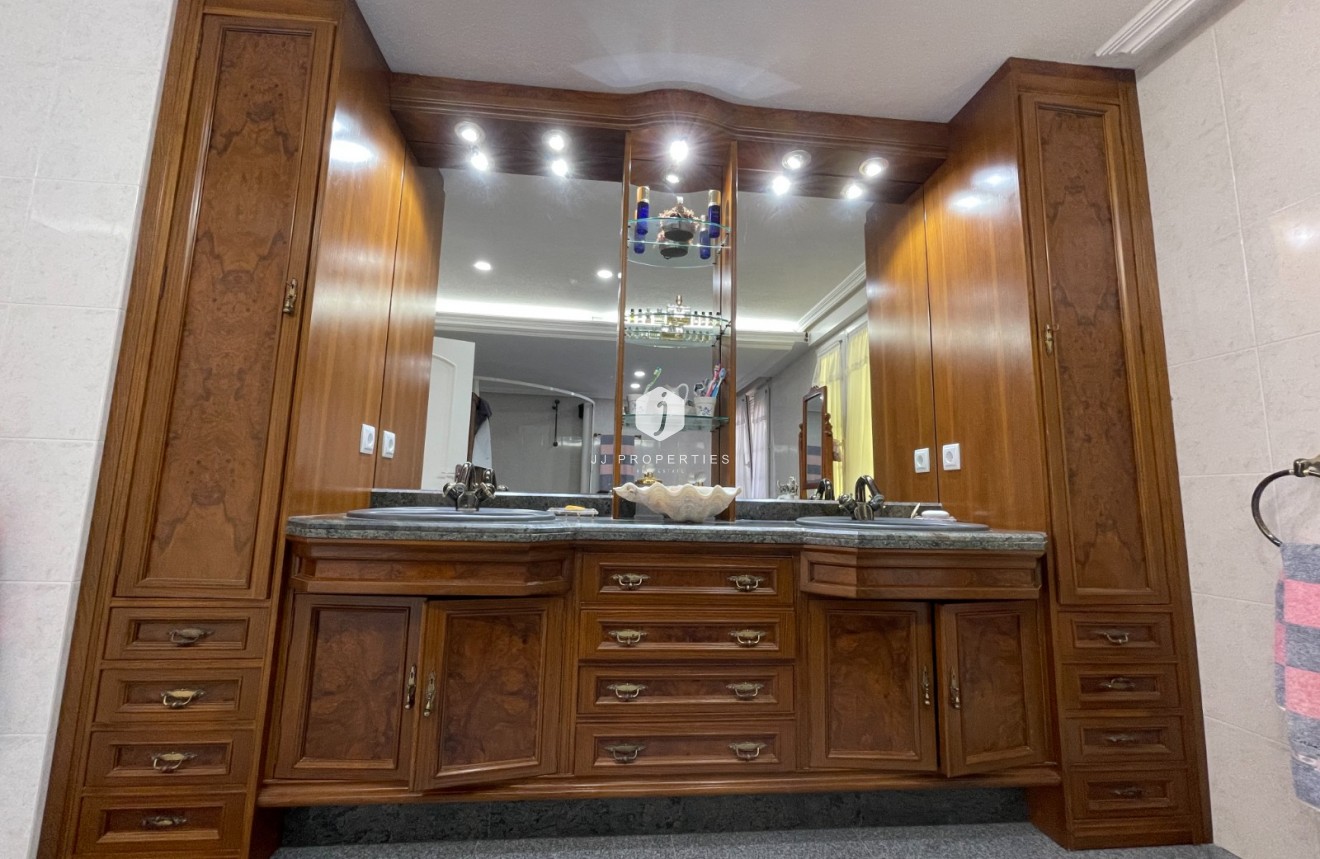 Z drugiej ręki - Villa -
Orihuela Costa - Costa Blanca