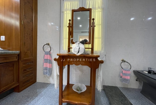 Z drugiej ręki - Villa -
Orihuela Costa - Costa Blanca