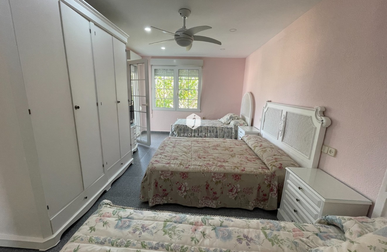 Z drugiej ręki - Villa -
Orihuela Costa - Costa Blanca