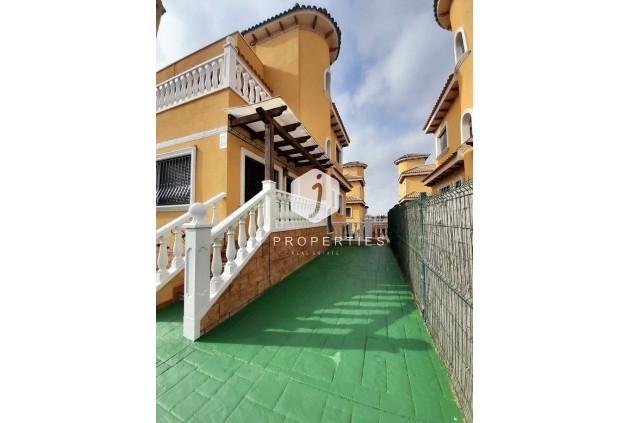 Segunda mano - Chalet -
Ciudad Quesada - Costa Blanca