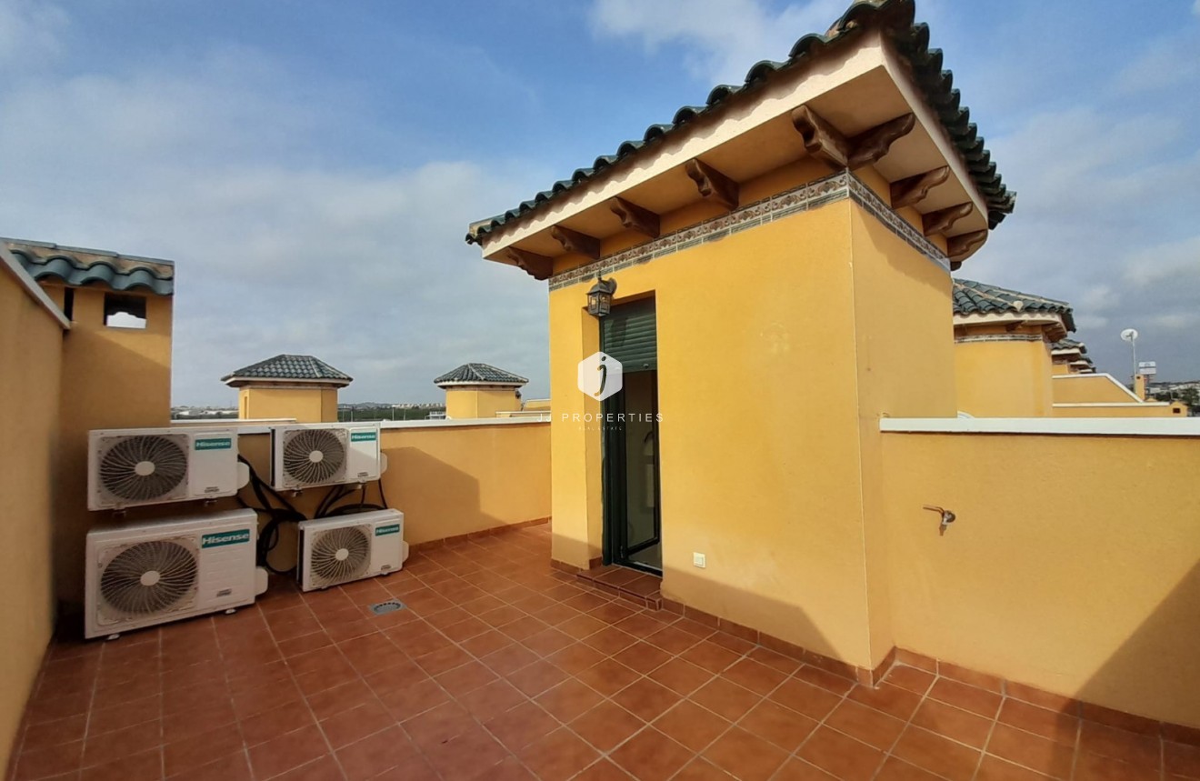 Segunda mano - Chalet -
Ciudad Quesada - Costa Blanca