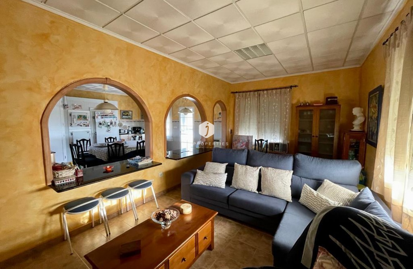 Resale - Villa -
Albatera - Inland