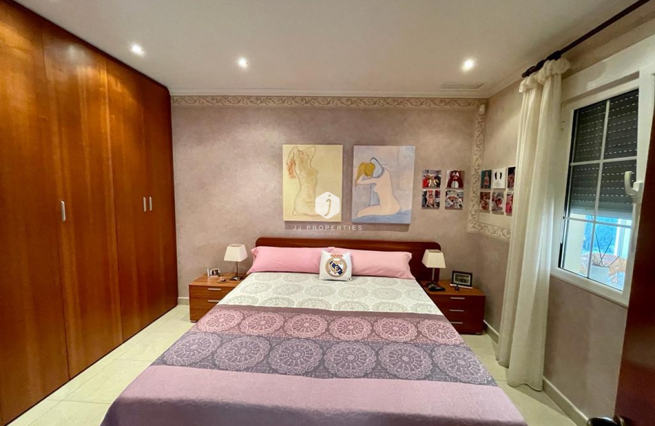 Resale - Villa -
Albatera - Inland