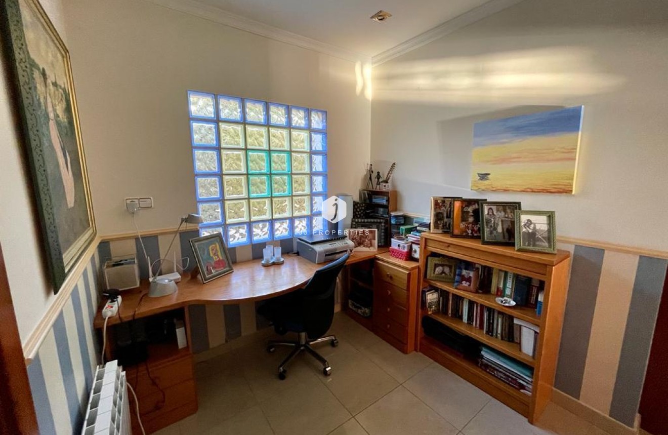 Resale - Villa -
Albatera - Inland